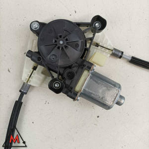 Alzacristalli anteriore sinistro 82G837461A per Audi A1 GB Mk2 2018- usato (85606) - Product Image 2