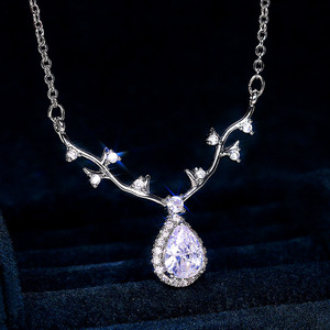 Collana con ciondolo in cristallo placcato argento, a forma di goccia d'acqua, con montatura a griffe, gioielli romantici da matrimonio per donna, catena a maglie - Product Image 1