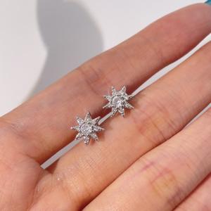 ต่างหูทรงดาวแปดเหลี่ยมประดับเพชรคิวบิกเซอร์โคเนียทรงกลมสีขาว ดีไซน์เรขาคณิต ชุบทองเหลือง สำหรับผู้หญิง จาก Tianyu Gems - Product Image 5