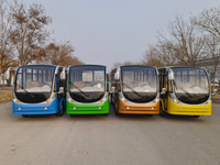 Navette touristique électrique à basse vitesse avec cabine fermée et fenêtres en verre, adaptée au transport en toute saison dans les zones touristiques