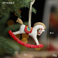Vintage handgeschilderde hars kerstversieringen rustieke schommelpaard sneeuwpop koekjesvorm boomhangende decoratie retro landelijke stijl