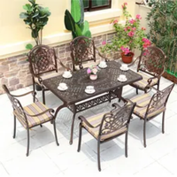Chaise de cour durable de conception européenne impériale - Aluminium moulé avec embossage de pivoine, pieds tournés pour villa, ferme, extérieur