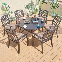 manger 6 places en moulage durable pour patio extérieur chaises de luxe pour table ronde en aluminium pour événements de mariage