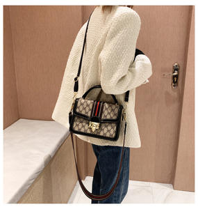 Nuevas letras Retro cientos de bolsos de moda para mujer marca de lujo pequeño bolso cuadrado hombro bandolera bolso de mujer - Product Image 1