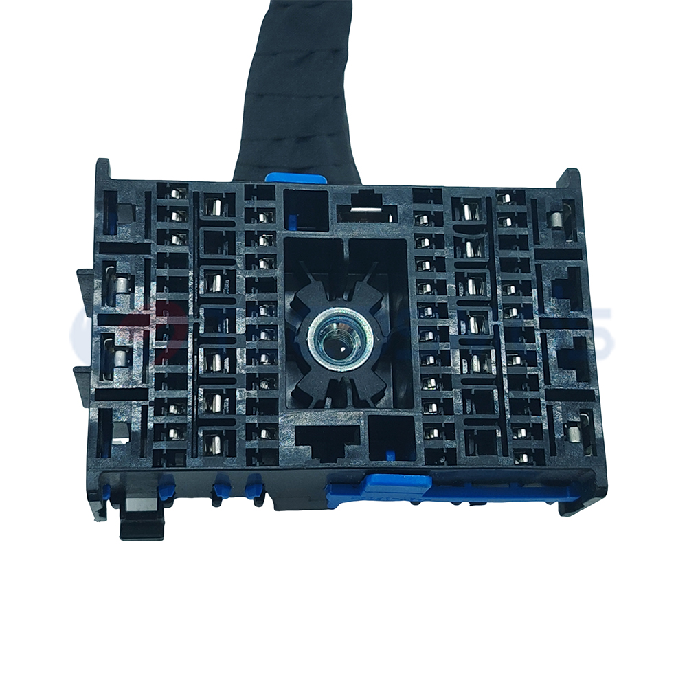 Automotive Fuse Box Plug Harness Connector Waterproof Shell for Buick 72 Pin Female CT72-0007M