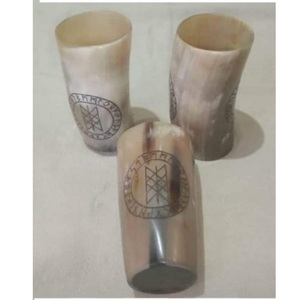 Verre en corne naturelle sculpté et fabriqué à la main de qualité supérieure personnalisé pour la bière et l'eau pour la maison restaurant hôtel de l'Inde - Product Image 1