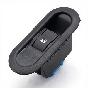 Interrupteur de lève-vitre neuf 8200476809, parfaitement compatible avec Renault Opel/Sandro - Product Image 1