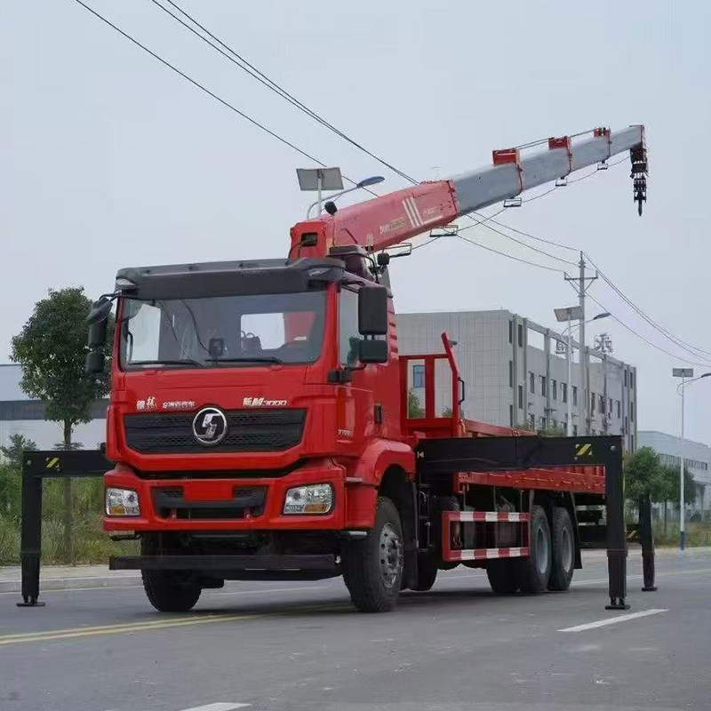 Used Hydraulic Boom Mobile Crane of the Truck-mounted Type for Construction Projects