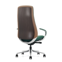Chaise de bureau exécutive ergonomique moderne en cuir véritable, dossier haut, siège pivotant avec contrôle d'inclinaison, base en aluminium – Fournisseur