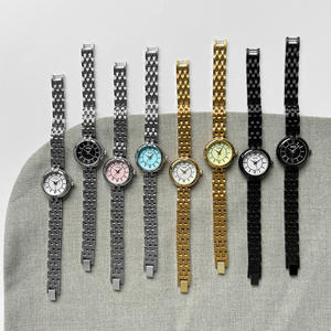 Reloj de Pulsera Dorado Retro Minimalista, Estilo Estudiantil, Alta Calidad, Aleación Resistente al Agua, Movimiento de Cuarzo - Product Image 6