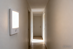 Applique Murale Moderne de Luxe Rechargeable à Détection de Mouvement, Design Carré Contemporain, Lumière LED Blanc Chaud 100 Lumens 2.3W pour la Maison - Product Image 2