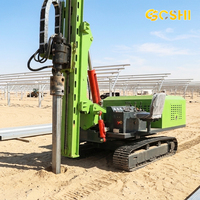 Machine de piquage de pieux solaires hydraulique à chenilles pour la pose de vis de fondation photovoltaïques en applications de centrales solaires photovoltaïques à grande échelle