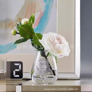 แจกันแก้วประดับตกแต่งกลิ่นกุหลาบพรีเมียม ให้ความชุ่มชื้น ตกแต่งภายในบ้านอย่างมีชีวิตชีวา เหมาะสำหรับห้องนั่งเล่น ห้องนอน ของขวัญขึ้นบ้านใหม่ - Product Image 1