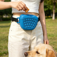 Pochette à friandises pour chien en silicone avec fermeture magnétique, ceinture ajustable, sac de récompense pour l'entraînement des animaux, porte-croquettes pour chiot pour l'extérieur