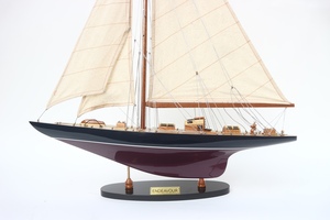 โมเดลเรือยอชท์ Endeavour J-Class ทำมือระดับพรีเมียมจาก GIA NHIEN  งานไม้ทาสี  จำลองเรือแข่งประวัติศาสตร์  ของตกแต่งบ้านและสำนักงานสไตล์ทะเล - Product Image 2