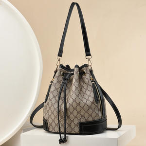 Venta al por Mayor Directa de Fábrica, Bolsos de Mujer en Color Contrastante, Bolsos Cruzados Tipo Cubo, Bolsos de Hombro de Diseñador - Product Image 6