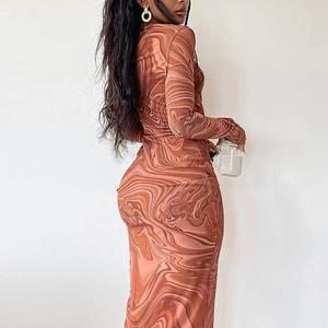 Robe moulante décontractée pour femme à manches longues et col rond, imprimé vagues, tendance - Grande Vente - Product Image 3