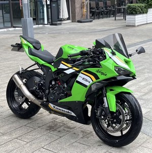 <span class=keywords><strong>Moto</strong></span> Kawasaki ZX-6R <span class=keywords><strong>Euro</strong></span> 5 prête pour la piste, suspension Showa SFF-BP, freins à disque doubles de 310 mm, éclairage LED - Product Image 1