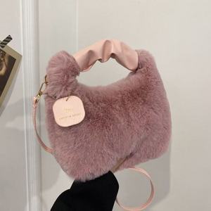 Sac à main en peluche pour <span class=keywords><strong>femme</strong></span> - Sac à bandoulière en fausse fourrure douce avec sangle amovible et poignée supérieure en cuir PU - Product Image 2