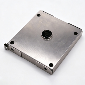 Fabrication sur mesure de pièces en tôle : support de couvercle de boîte de tamponnage, assemblage de pièces pliées de précision en aluminium et acier inoxydable - Product Image 5