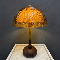 Lampe de table LED moderne en acrylique ambré, lampe de chevet de luxe, éclairage décoratif nordique