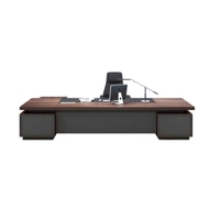 Ensemble de bureau et chaise de direction de luxe, moderne, durable et écologique pour patron, président, directeur général, espace de travail