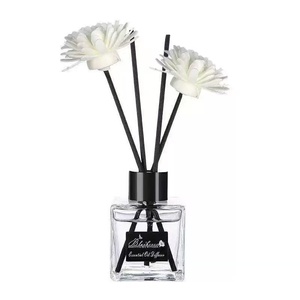 Diffusore di Fragranza Floreale Liquido Ecologico Non Tossico Senza Fiamma in Contenitore di Vetro con Bastoncini per Casa e Ufficio - Product Image 3
