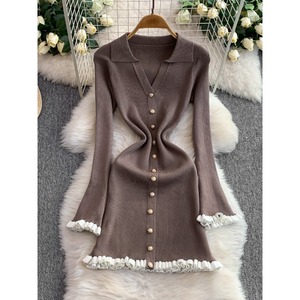 Abito da Donna <span class=keywords><strong>in</strong></span> <span class=keywords><strong>Maglia</strong></span> con Scollo a V e Maniche Svasate, Nuova Collezione Autunno 2026, Elegante e di Classe, Vendita all'Ingrosso - Product Image 2