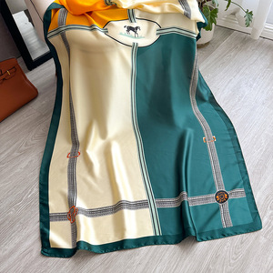 Sciarpa Lunga da <span class=keywords><strong>Donna</strong></span> di Lusso Personalizzata con Stampa Animale Effetto Seta, Leggera, Nuova Collezione 2026, Design Esclusivo, Stampa Cavallo, Vendita all'Ingrosso - Product Image 6
