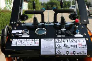 Máquina excavadora de 830mm de ancho, minicargador de deslizamiento de pista de motor EPA para movimiento de tierra - Product Image 6