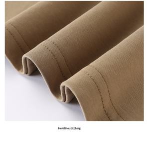 T-shirt Homme Unisexe Personnalisé en Coton Peigné 100% de 210 g/m², Couleur Unie, Coupe Oversize, Fabrication OEM - Product Image 4