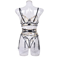 Ensemble de lingerie sexy pour femme mature avec soutien-gorge en dentelle brodée, culotte et porte-jarretelles