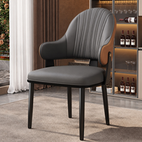 Chaise de salle à manger scandinave moderne en cuir PU avec pieds en métal pour la maison, le bureau et l'appartement – Conception durable