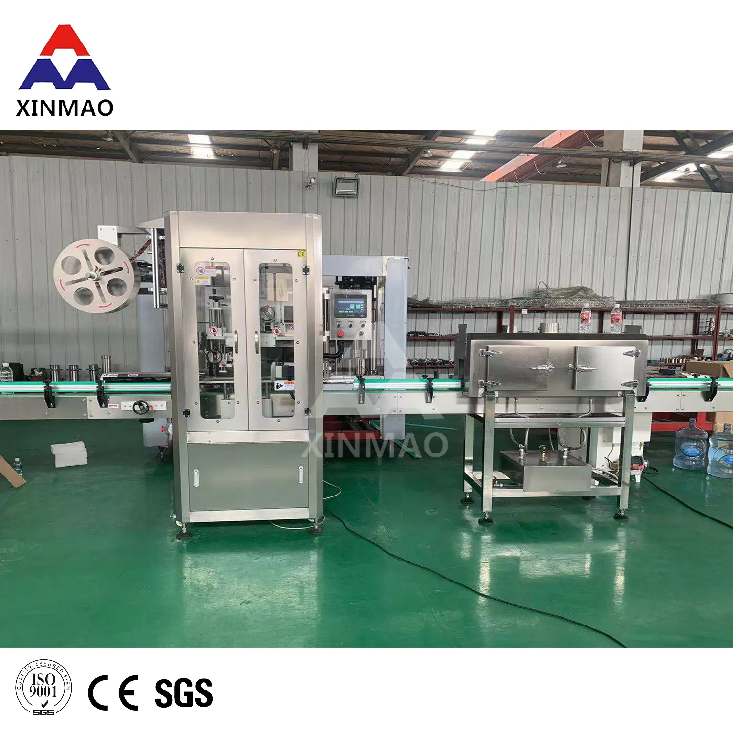 Automatic shrink sleeve labeling machine with steam shrink tunnel and generator