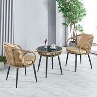 Ensemble de chaises de balcon en rotin PE pour hôtel, maison d'hôtes et loisirs, avec petite table basse et chaises, fabriqué en Chine
