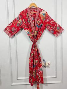 Robe longue en coton pour femmes, patchwork floral, imprimé rouge vibrant, devant ouvert, style ethnique bohème, vêtements de boutique - Product Image 3