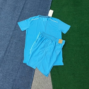 <span class=keywords><strong>Ensemble</strong></span> T-<span class=keywords><strong>shirt</strong></span> à manches courtes et <span class=keywords><strong>short</strong></span> de course à séchage rapide pour homme – Tenue de sport respirante pour l'entraînement en salle de sport – Vente en gros - Product Image 3