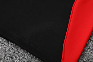 Camiseta de Entrenamiento de Fútbol Kane Dark Knight 2526 Negra Escarlata con Media Cremallera, Estilo Bávaro, para Hombre - Product Image 2