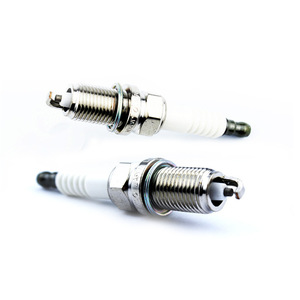 Bougie d'allumage K16R U11 90919 YZZAE pour voitures essence Toyota - Product Image 3