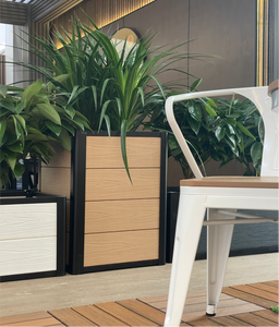 Pots et jardinières en plastique carrés, grands et modernes, personnalisables - Product Image 1