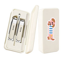 Ensemble de manucure classique en acier inoxydable 4 pièces avec motif de teckel mignon, étui rigide blanc portable, kit de coupe-ongles, logo personnalisé