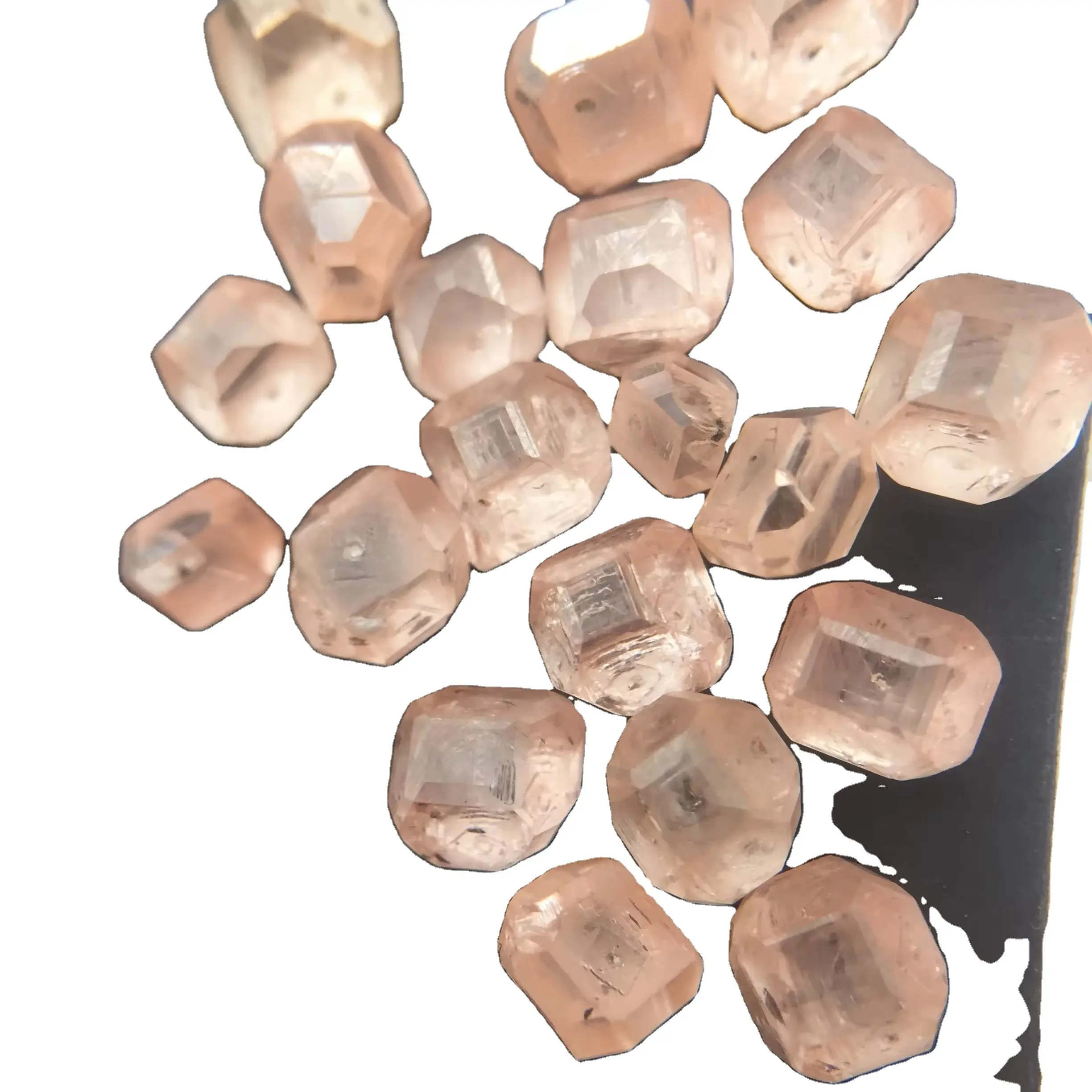 الماس الأكثر مبيعًا الوردي اللون 1-2 قيراط ماس ساكورا الوردي الوردي اللون الماس الوردي hpht الماس الخام