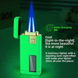 Encendedor de doble chorro directo alimentado por energía <span class=keywords><strong>solar</strong></span> a prueba de viento recargable dos en uno encendedor de cigarrillos de metal obsequios de diseño clásico de moda - Product Image 4