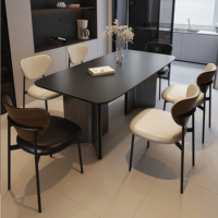 Chaise de salle à manger moderne minimaliste en fer rembourrée avec dossier en cuir, coussin et cadre métallique antirouille, pieds stables pour restaurants et maison