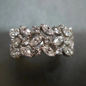 Anello di fidanzamento geometrico scintillante per donna, elegante gioiello da dito per feste - Product Image 3