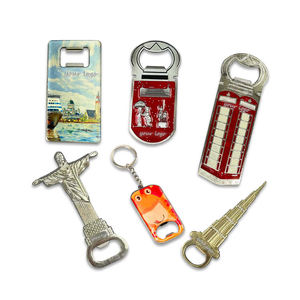 Vente en gros de nouvel arrivage de souvenirs design personnalisé feuille époxy caoutchouc impression personnalisée ouvre-bouteille <span class=keywords><strong>vin</strong></span> bière aimant de réfrigérateur - Product Image 3