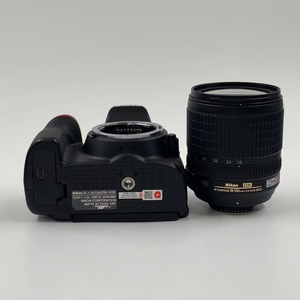 Appareil photo <span class=keywords><strong>reflex</strong></span> numérique Nikon D5300 d'occasion en gros <span class=keywords><strong>avec</strong></span> objectif VR 18-105mm, 24,2MP, Wi-Fi intégré, GPS, qualité supérieure, reconditionné pour la revente - Product Image 5