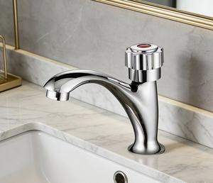 ก๊อกน้ำอเนกประสงค์แบบติดตั้งบนอ่างล้างหน้า ตัวก๊อกทำจากทองเหลืองเคลือบโครเมียม ใช้งานง่าย เปิดเร็ว ป้องกันการกัดกร่อน ใช้กับน้ำเย็น - Product Image 1