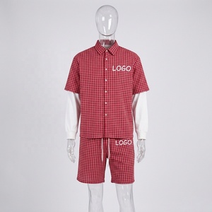 Completo a Quadri Personalizzato da Uomo, Set Due Pezzi Oversize con <span class=keywords><strong>Camicia</strong></span> <span class=keywords><strong>Rossa</strong></span> a Quadri a Maniche Corte e Top a Maniche Lunghe Stratificato, <span class=keywords><strong>Outfit</strong></span> Streetwear con Pantaloncini - Product Image 2