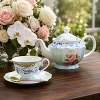 Chinoiserie en porcelaine céramique bleue New Bone China Flower Shape English Tea Cup and Saucer Set for Gift Set and Party Enents
